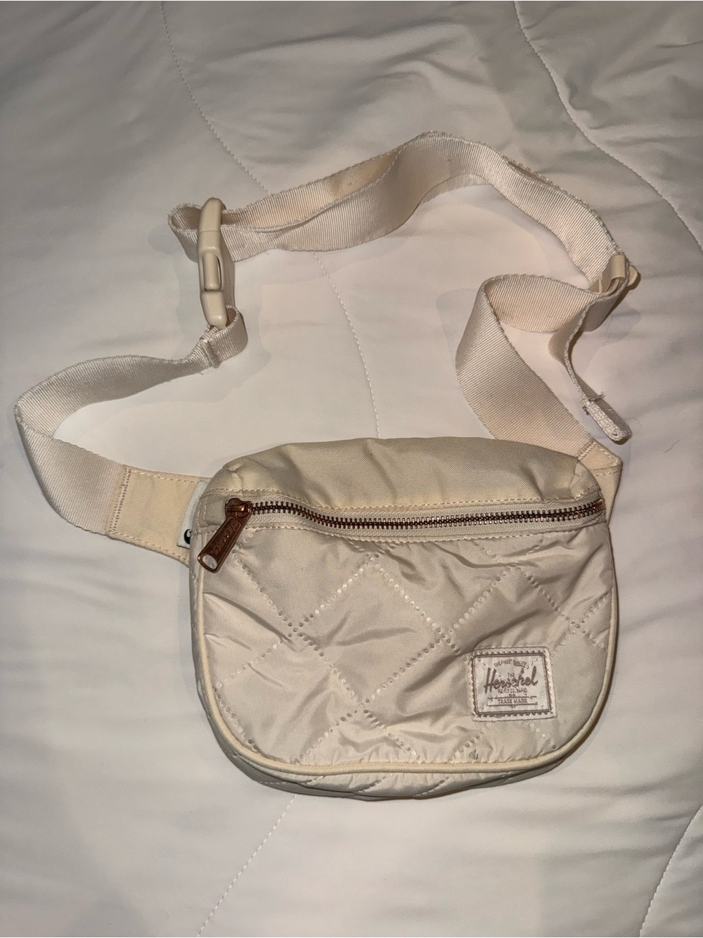 Herschel x Star Wars Princess Leia Quilted Hip Pack / Belt Bag Cream
